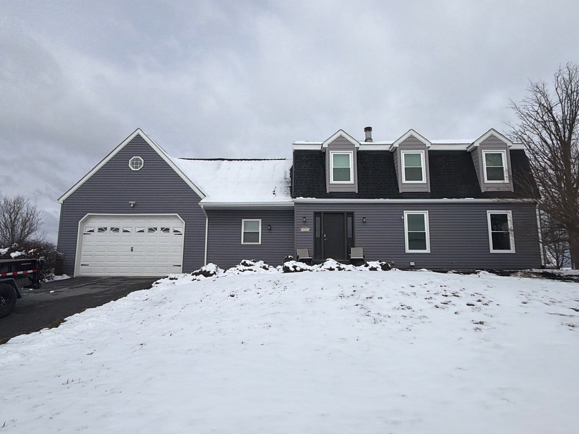 Beautiful and Durable Vinyl Siding Combination